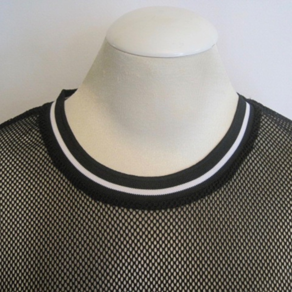 Headrush Fishnet Cropped Top - Picture 2 of 4